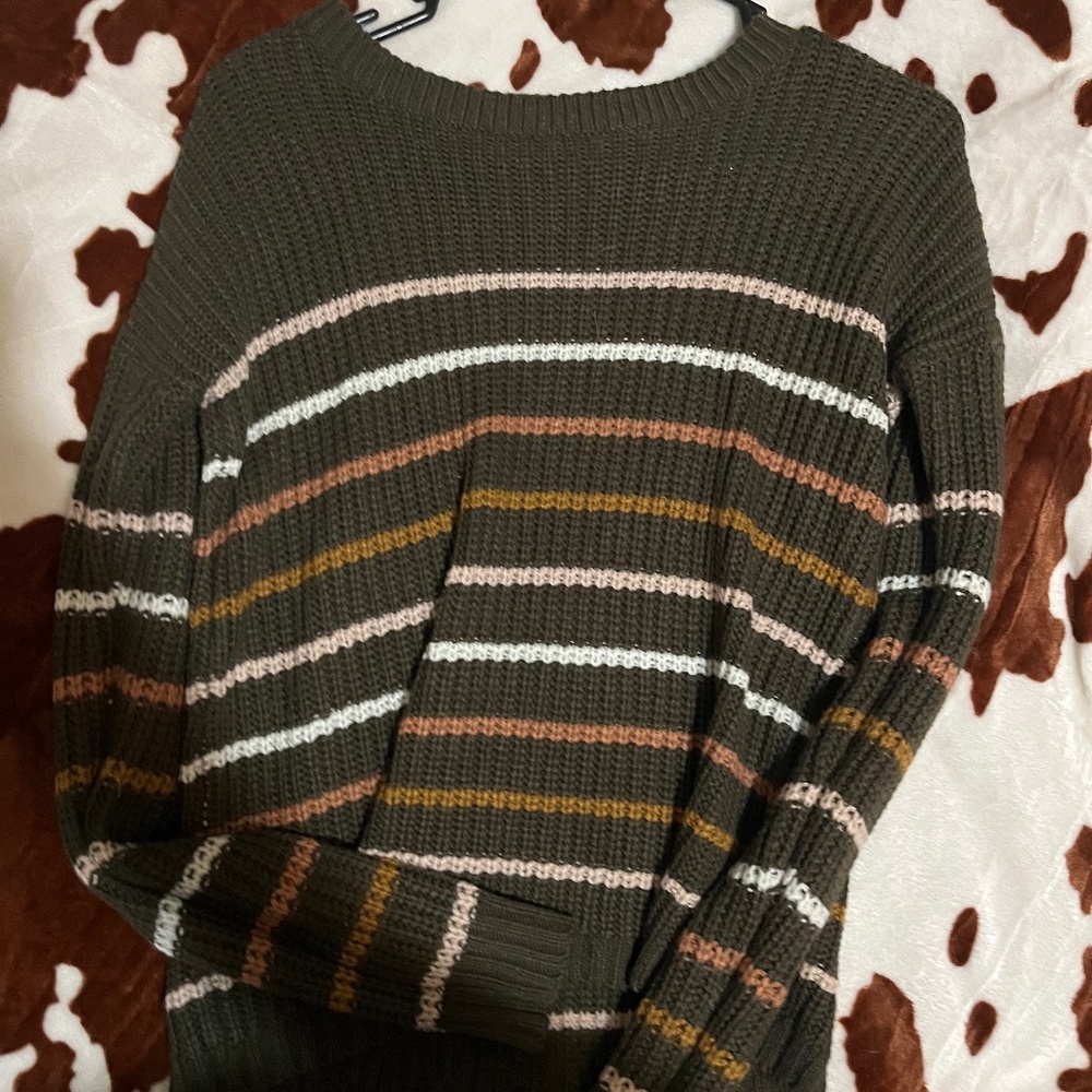 Cute sweater!